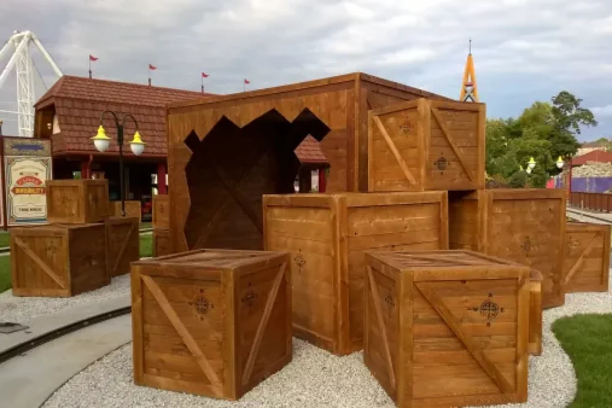 oferta_element_wystroju_wesolego_miasteczka_skrzynie